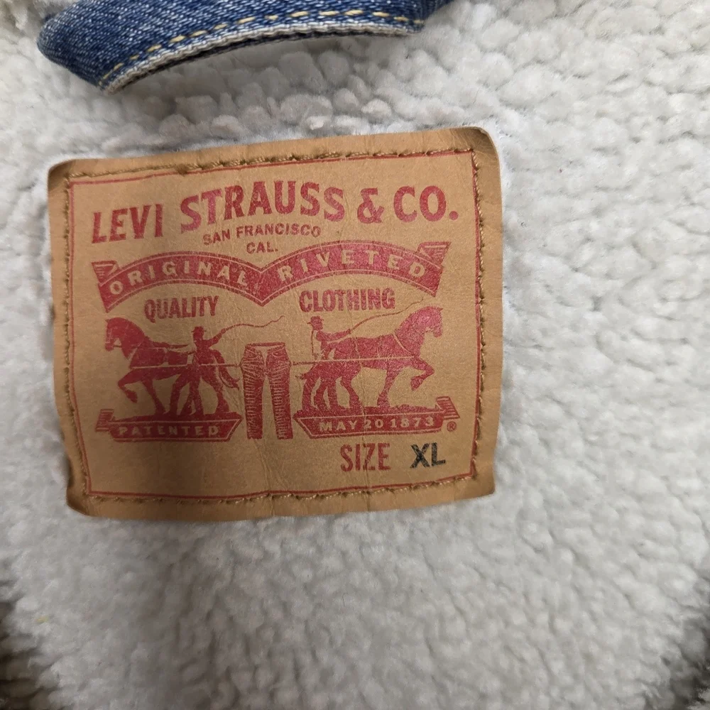 Levi's Classic Blue Denim Jacket with Sherpa Lining XL - Picture 4 of 16